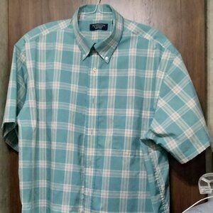 Roundtree and Yorke business casual shirt